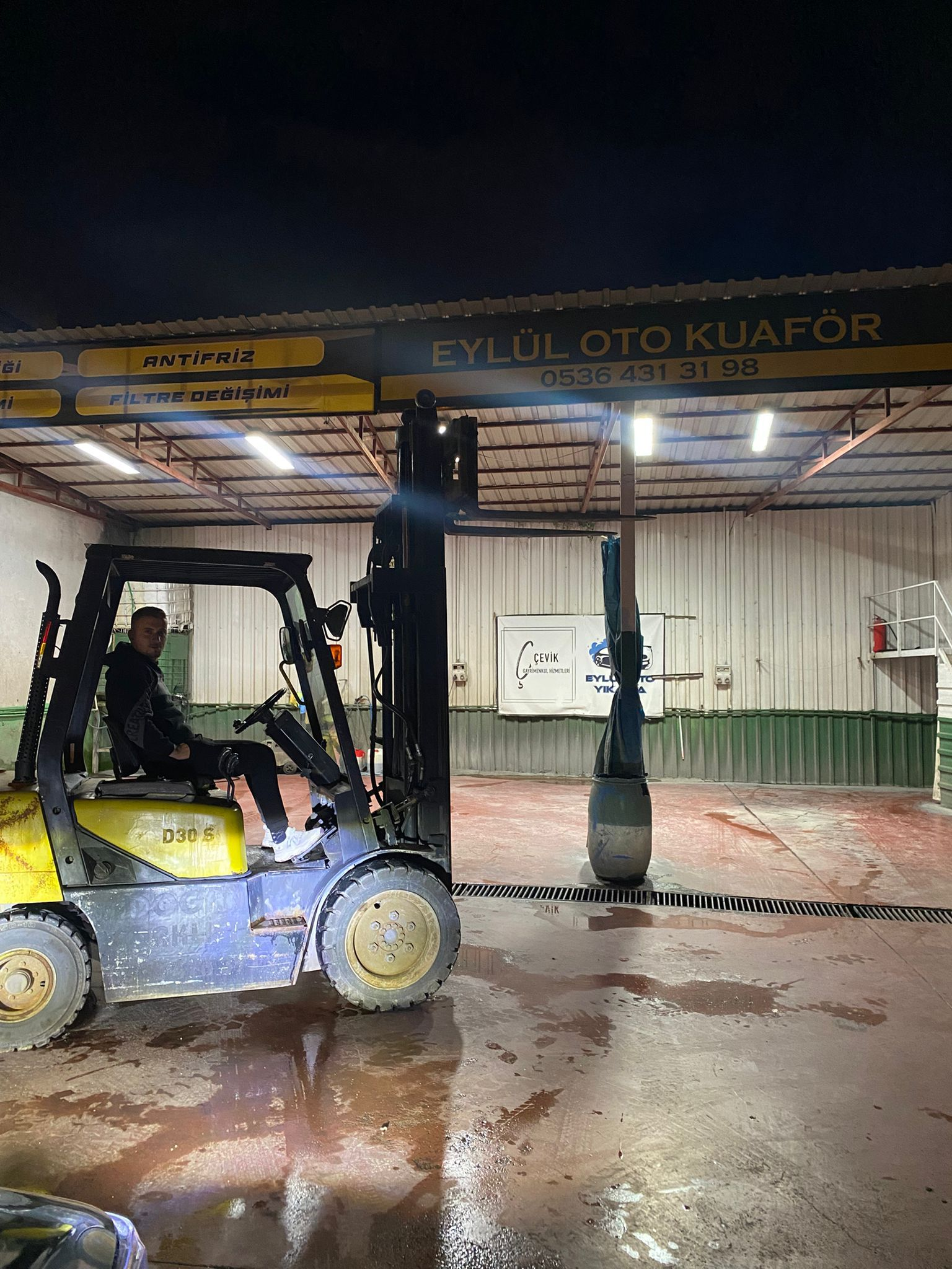 Forklift 2